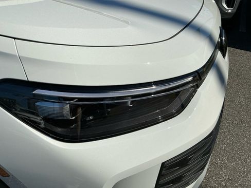Certified 2026 Volkswagen Tiguan SE w/ Panoramic Sunroof Package AWD/4WD image 23