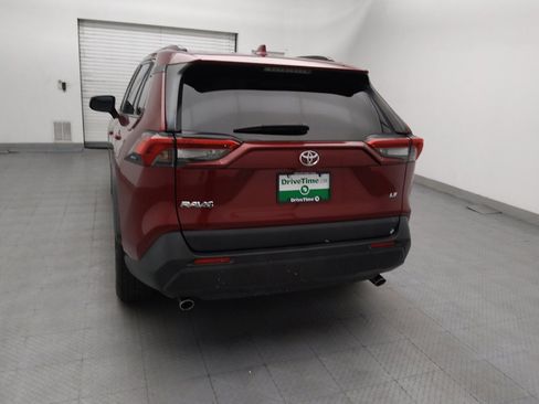 Used 2020 Toyota RAV4 LE FWD image 6