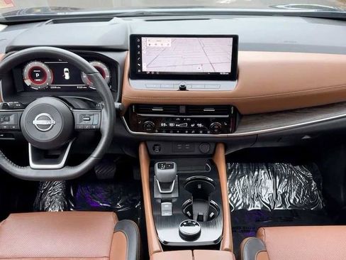 Certified 2024 Nissan Rogue Platinum w/ Platinum Premium Package image 12