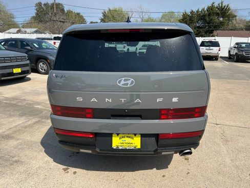 New 2025 Hyundai Santa Fe SE FWD image 4