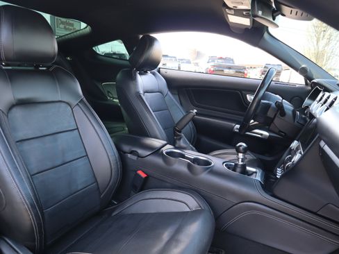 Used 2022 Ford Mustang GT Premium w/ Equipment Group 401A RWD image 33