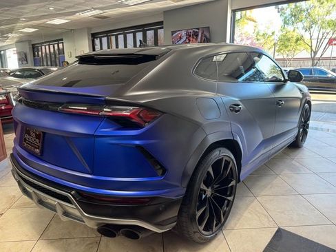 Used 2020 Lamborghini Urus image 23
