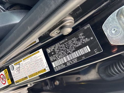 Used 2014 Lexus GX 460 w/ Premium Package image 38