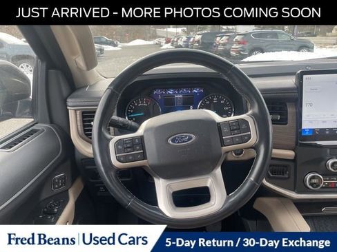 Used 2022 Ford Expedition Max Limited image 16
