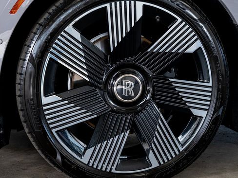 Used 2024 Rolls-Royce Spectre w/ Spectre Launch Package image 10