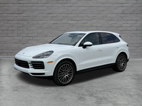 Used 2023 Porsche Cayenne Platinum Edition AWD/4WD image 2