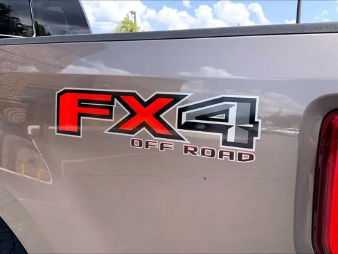 Used 2021 Ford F250 Lariat w/ Lariat Value Package AWD/4WD image 10