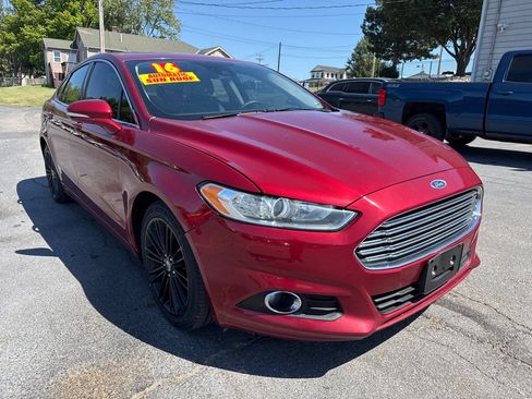 Used 2016 Ford Fusion SE w/ Equipment Group 202A FWD image 4