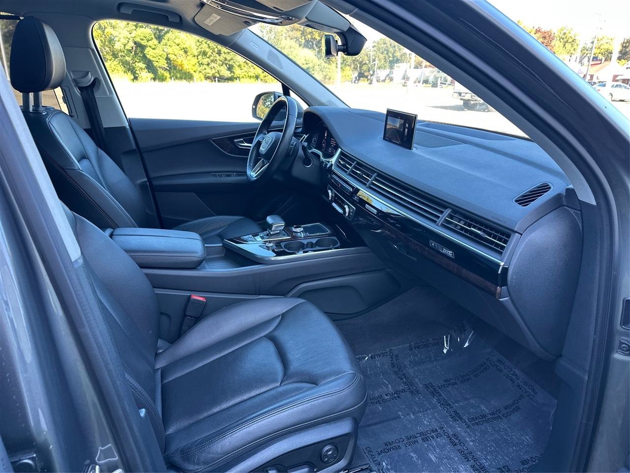 Used 2017 Audi Q7 3.0T Prestige AWD/4WD image 32