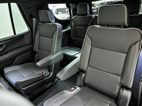 New 2026 GMC Yukon Elevation w/ Elevation Premium Package AWD/4WD image 12