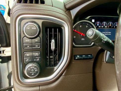 Used 2024 Chevrolet Silverado 2500 High Country image 44