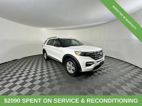 Used 2022 Ford Explorer XLT w/ Equipment Group 202A AWD/4WD image 3