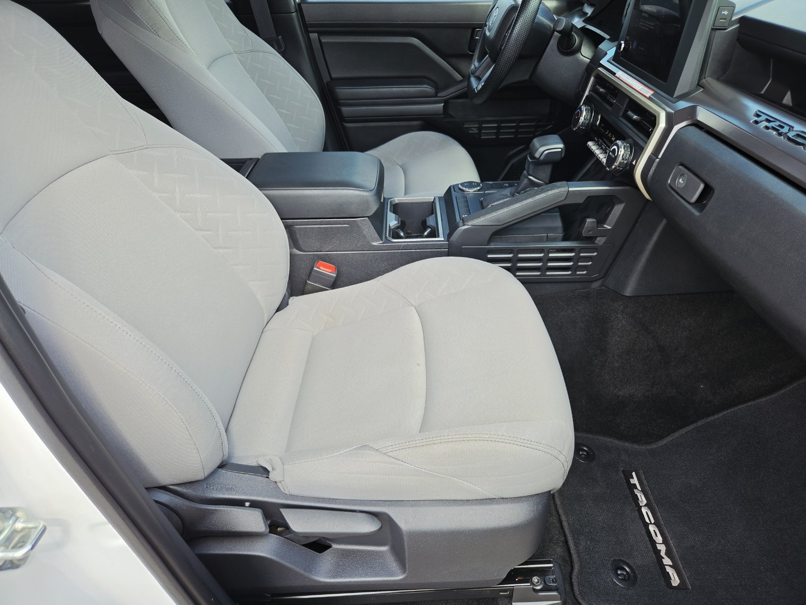Used 2024 Toyota Tacoma SR5 RWD image 13