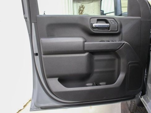 Used 2024 Chevrolet Silverado 2500 Custom w/ Custom Value Package image 7