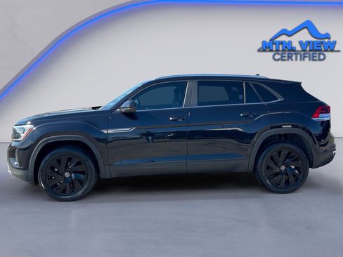 Used 2024 Volkswagen Atlas Cross Sport SE w/ Black Wheel Package image 12