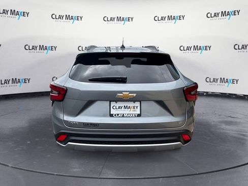 New 2026 Chevrolet Trax LT w/ Driver Confidence Package FWD image 4