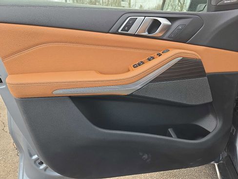 Used 2024 BMW X5 xDrive40i w/ Premium Package image 12