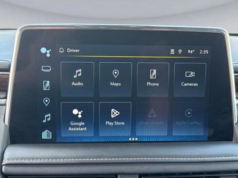 Used 2023 Chevrolet Suburban Premier image 25