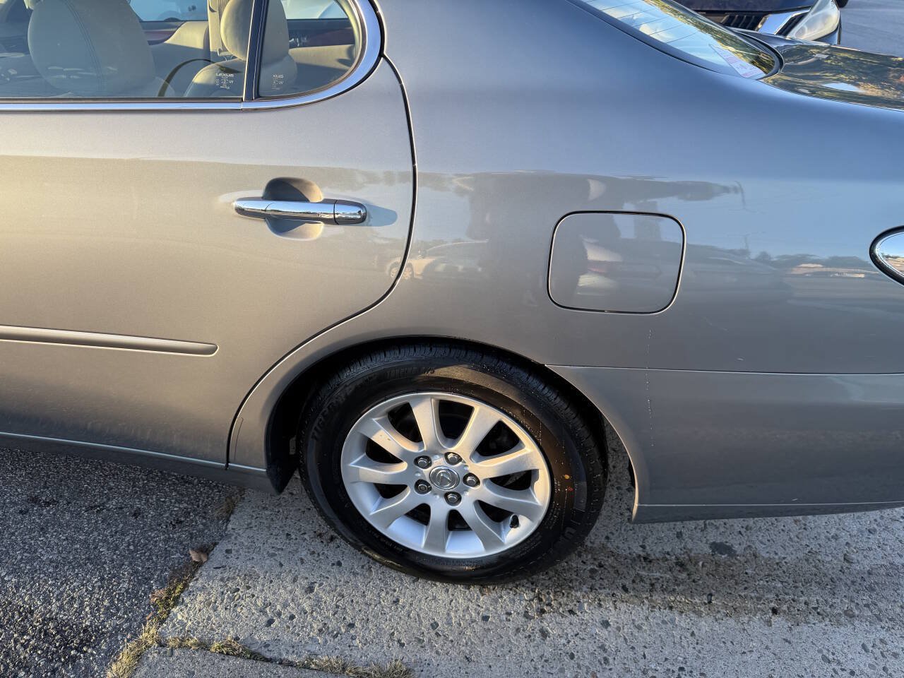 Used 2002 Lexus ES 330 FWD image 10