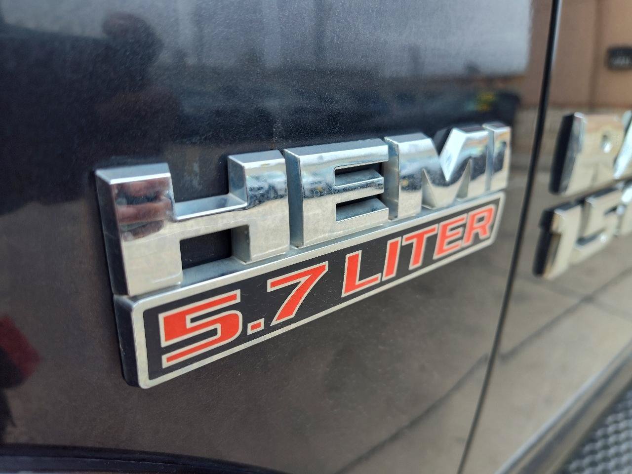 Used 2017 RAM 1500 Laramie w/ Convenience Group AWD/4WD image 10