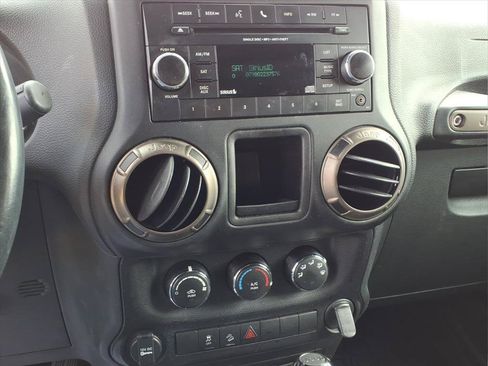 Used 2018 Jeep Wrangler Unlimited Sport AWD/4WD image 18