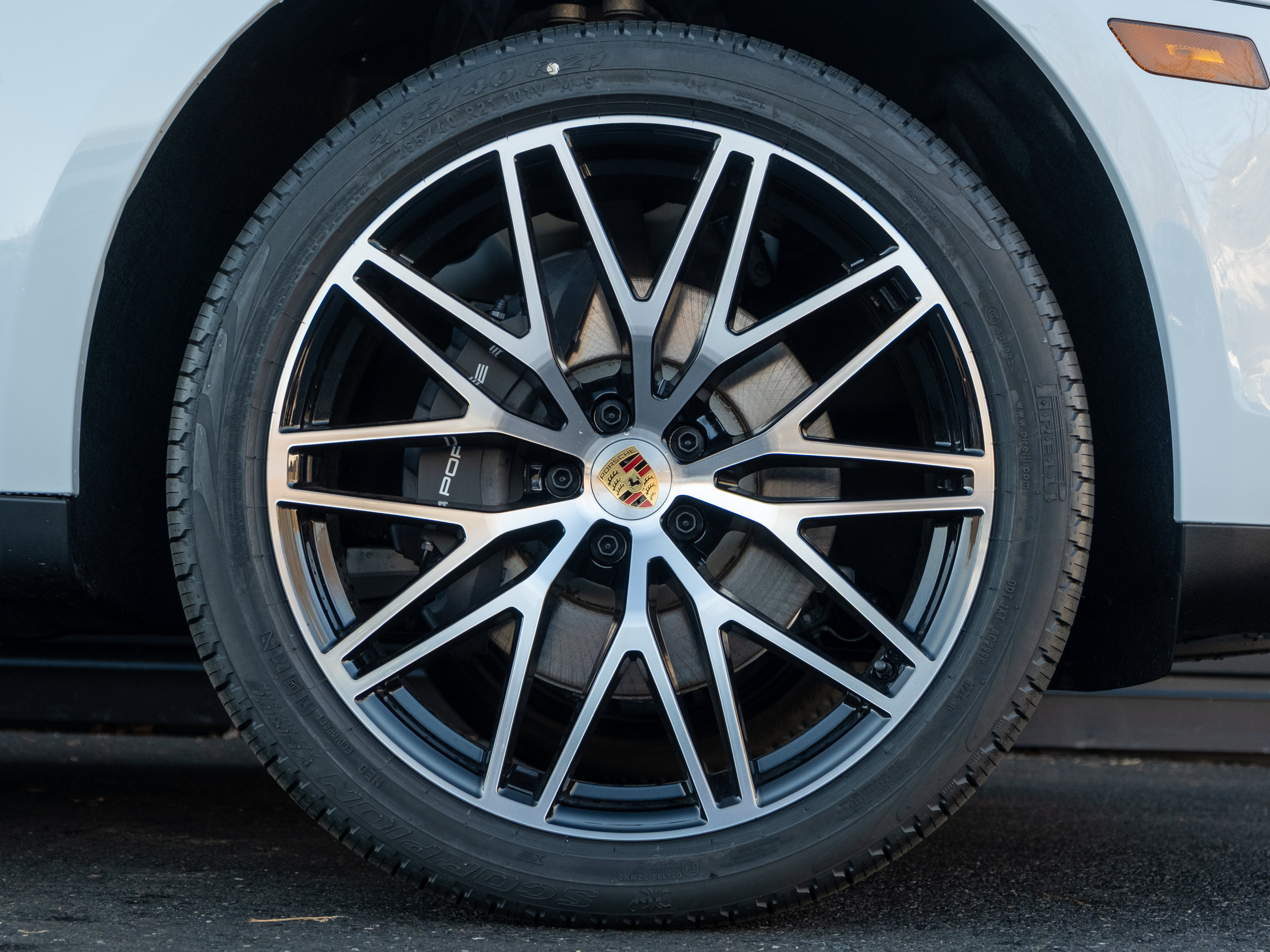 Certified 2026 Porsche Macan AWD/4WD image 15