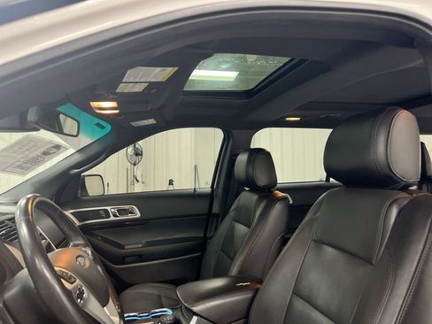 Used 2014 Ford Explorer Limited w/ Equipment Group 302A AWD/4WD image 19