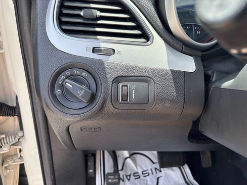 Used 2019 Dodge Journey SE w/ Connectivity Group FWD image 13