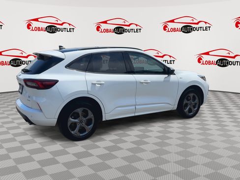 Used 2023 Ford Escape ST-Line w/ Tech Pack #1 AWD/4WD image 8