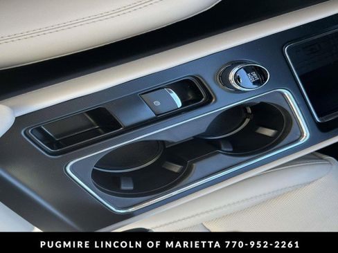 New 2026 Lincoln Corsair Reserve w/ Rear Removable Package Tray image 33