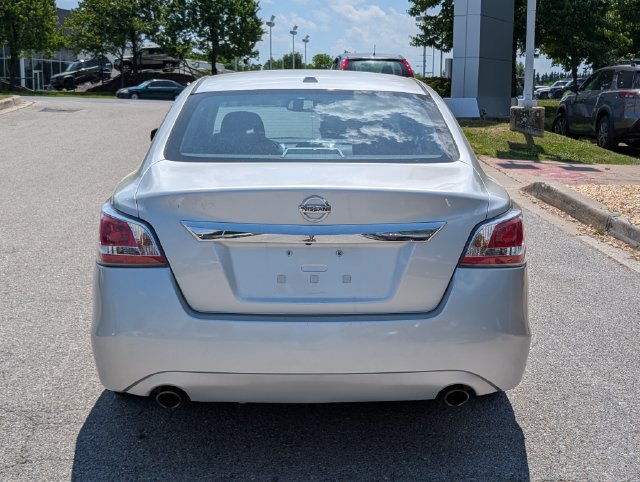 Used 2014 Nissan Altima 2.5 SV w/ Convenience Package FWD image 4