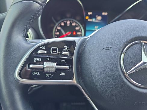 Used 2022 Mercedes-Benz GLC 300 4MATIC Coupe image 17