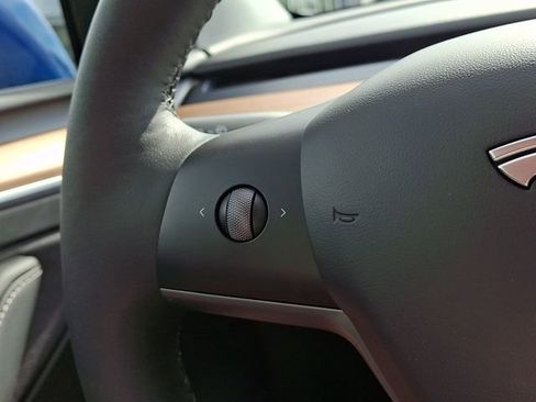 Used 2024 Tesla Model Y Long Range AWD/4WD image 21