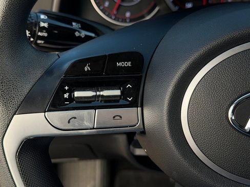 Certified 2023 Hyundai Elantra SE image 19