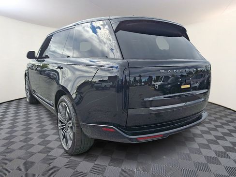 New 2025 Land Rover Range Rover Long Wheelbase SE image 3