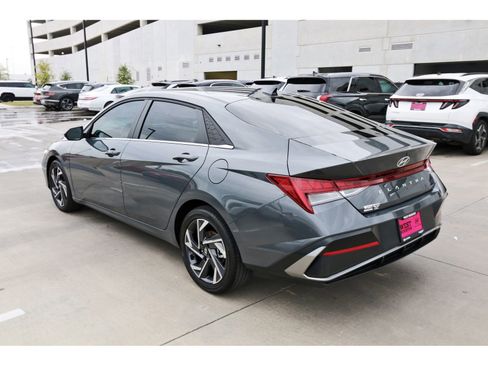 Certified 2025 Hyundai Elantra SEL image 7