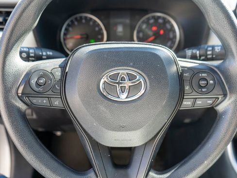 Used 2019 Toyota RAV4 XLE w/ Carpet Mat Package FWD image 17
