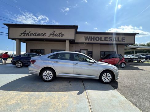 Used 2019 Volkswagen Jetta S w/ Driver Assistance Package FWD image 1