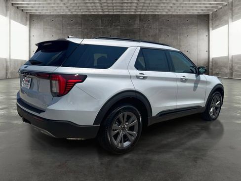 New 2026 Ford Explorer Active w/ Active Comfort Package AWD/4WD image 5