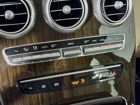 Used 2020 Mercedes-Benz GLC 300 image 16