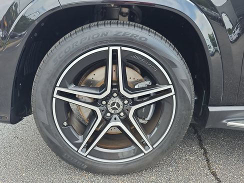 Used 2026 Mercedes-Benz GLS 450 4MATIC image 9