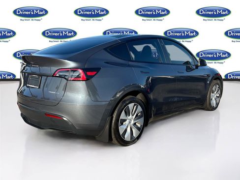 Used 2023 Tesla Model Y Long Range image 8