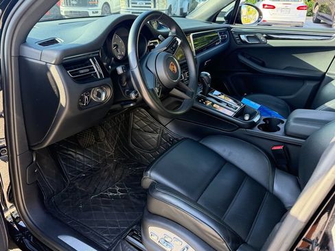 Used 2023 Porsche Macan S AWD/4WD image 11