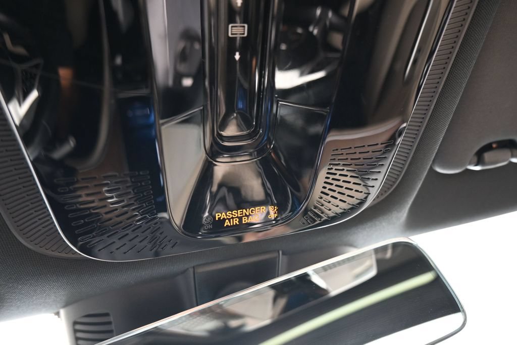 Used 2025 Mercedes-Benz C 300 Sedan image 33