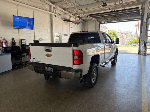 Used 2013 Chevrolet Silverado 2500 W/T AWD/4WD image 3