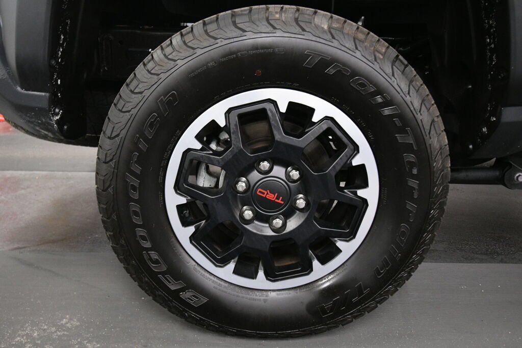 Used 2024 Toyota Tacoma TRD Off-Road AWD/4WD image 37