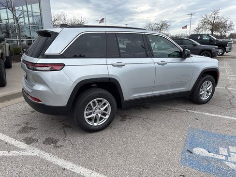 New 2026 Jeep Grand Cherokee Laredo AWD/4WD image 29