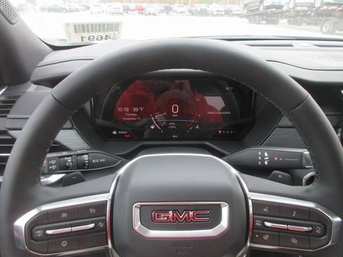 New 2026 GMC Acadia Elevation image 15