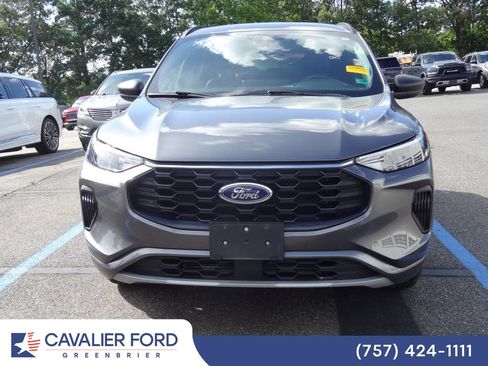 Used 2023 Ford Escape ST-Line w/ Tech Pack #1 AWD/4WD image 2