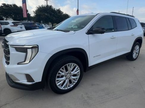 Certified 2026 GMC Acadia Elevation w/ Elevation Premium Package FWD image 4